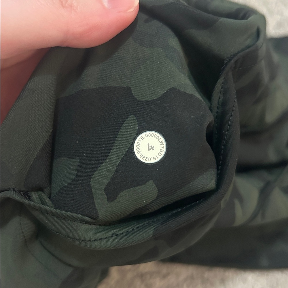 Lululemon Fast And Free Short 10" size 4 - Picture 2 of 3